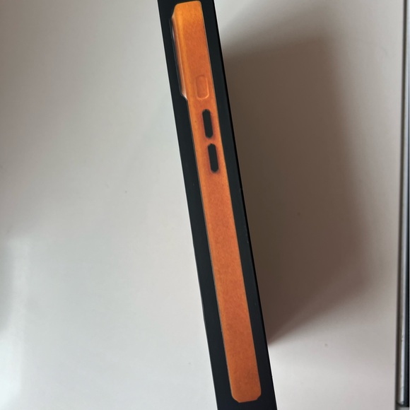 NWT- Kings Loot Leather iPhone 14 Pro Case - Picture 2 of 7